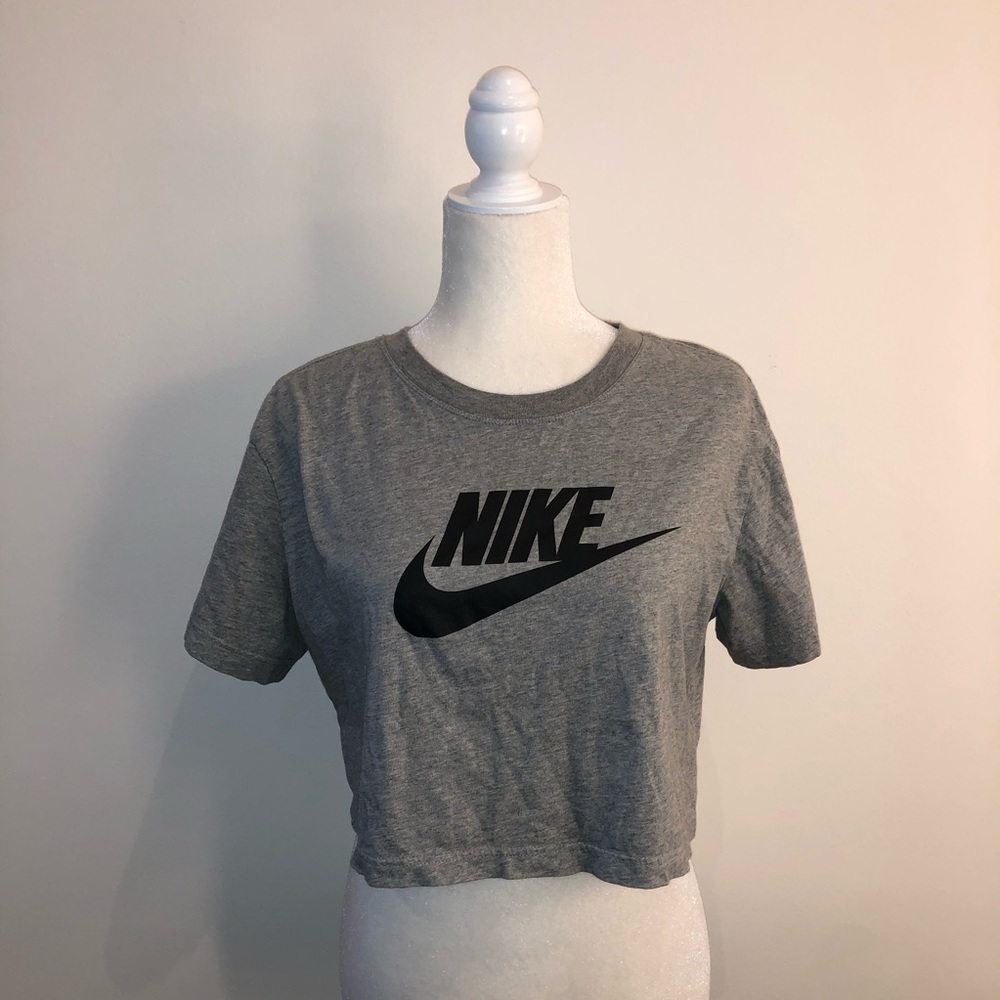 nwot nike tee